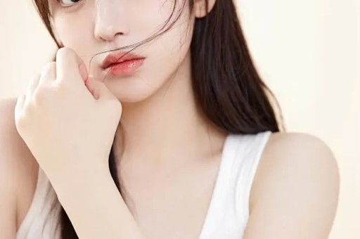 清纯女主播人设塌房酒后直播狂亲男嘉宾第二天哭着表示很后悔