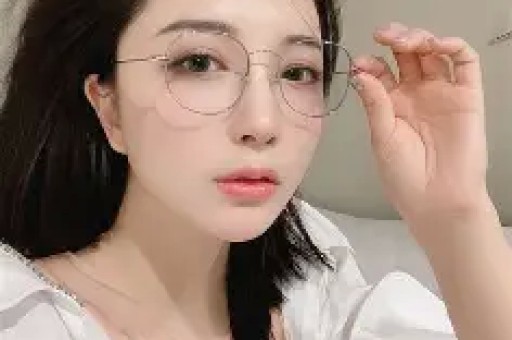 曝瓜妈拿离婚恶意炒作辱骂柳岩景甜是黑木耳好友cc翻脸爆黑料